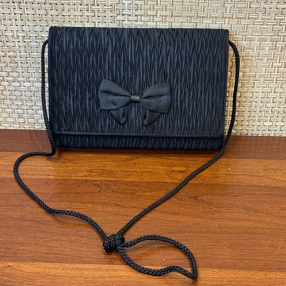 🌟HP🌟VTG 2000s Carla Marchi Black Pleated Satin Bow Envelope Evening Bag w/ Strap
